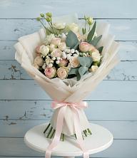 Букет цветов из:  Розы и Лизиантусы в Рагулях