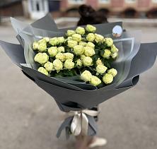 Букет Белые кустовые розы Солинеро в Рагулях