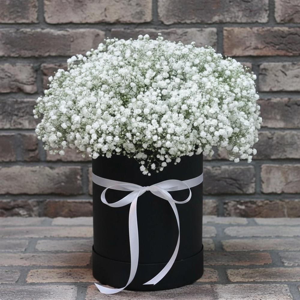 Цветочная композиция из Гипсофила в шляпной коробке в Рагулях