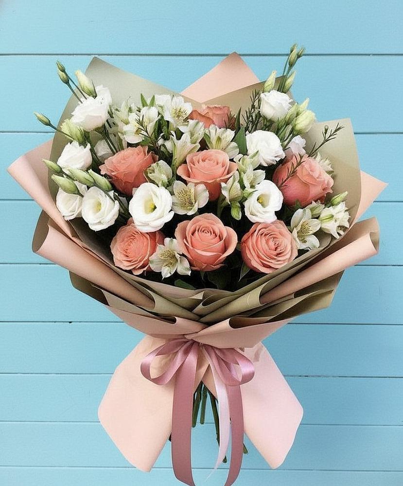 Букет цветов из: Розы, Альстромерии и Лизиантусы в Рагулях