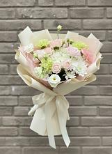 Букет цветов из:  Гвоздики, Розы, Лизиантусы и Хризантемы в Рагулях
