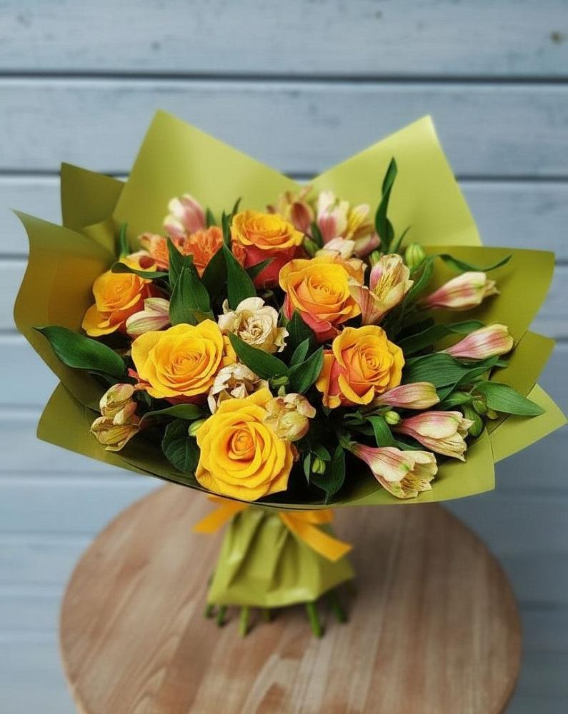 Букет цветов из: Альстромерии и Розы в Рагулях